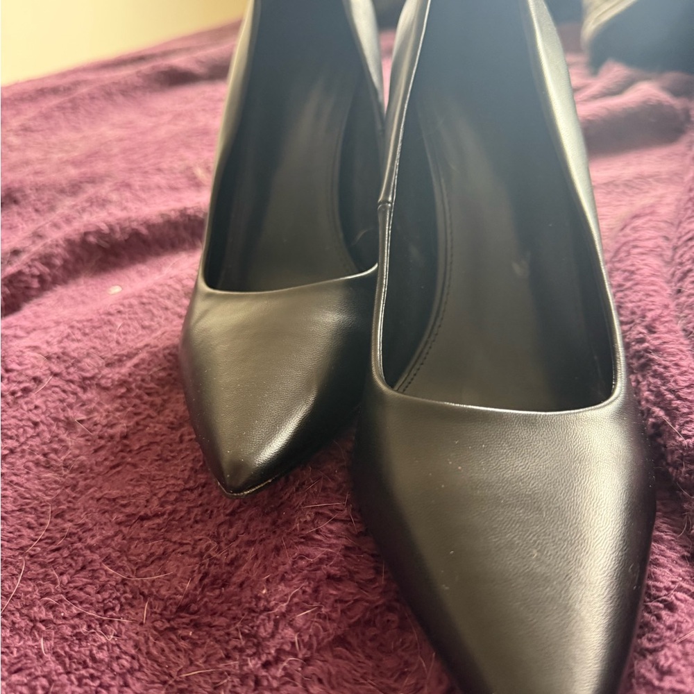 Elegant Black Women's Pumps